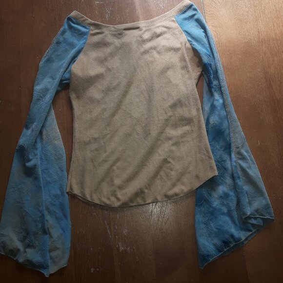 Y2K Top with sheer flared sleeves - Picture 10 of 10